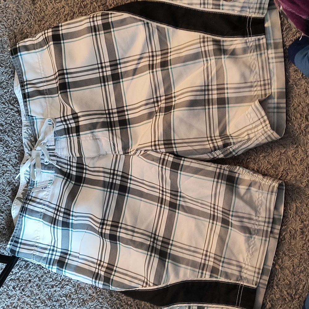 American Eagle Outfitters men's swim trunks gray white and blue plaid size XL